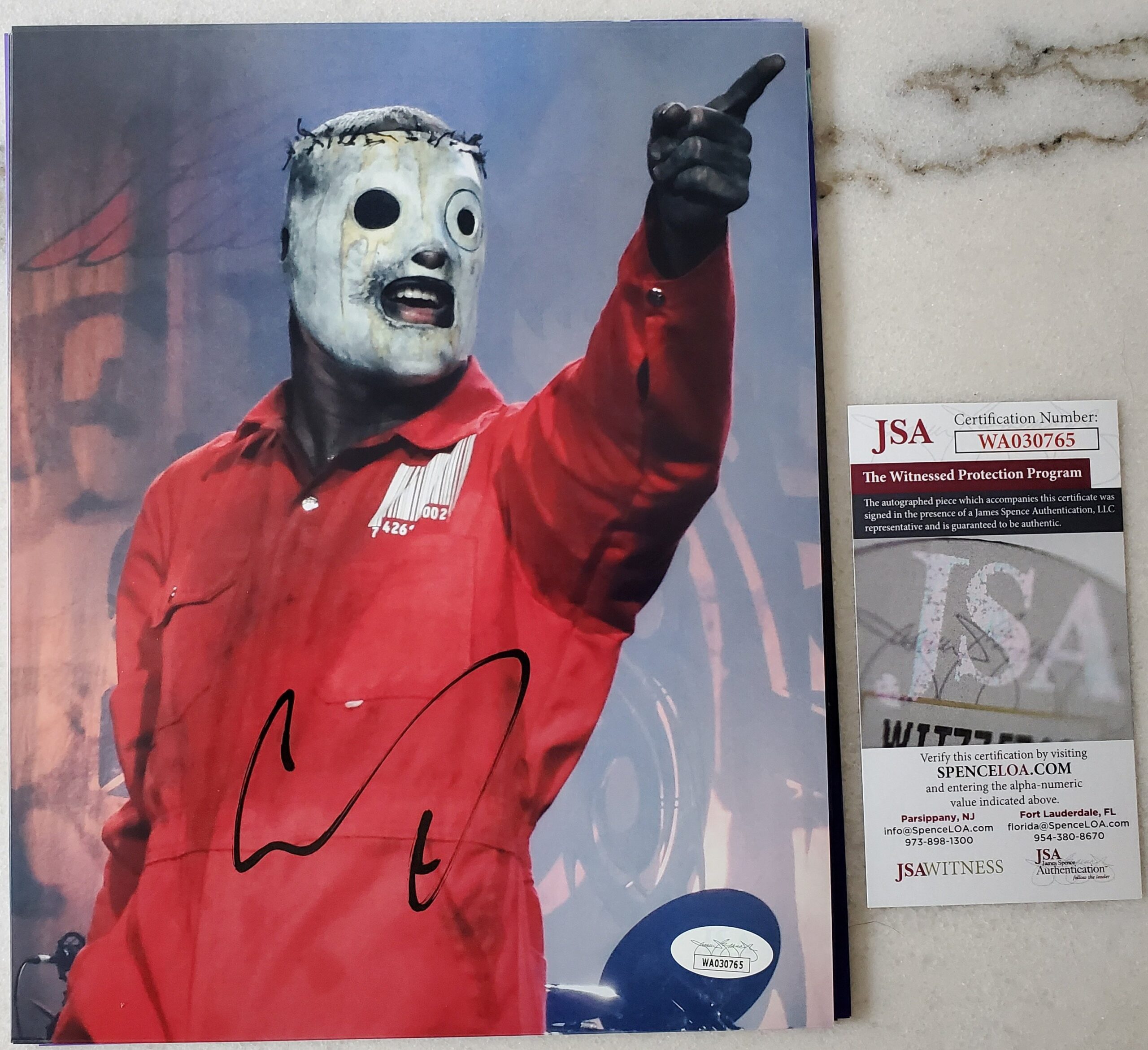 Lead Singer Corey Taylor Autographed (Red Jumpsuit) 8×10 JSA Authenticated – Inklusive Sports